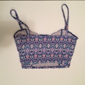 {(4 for $20)} Large hollister crop top